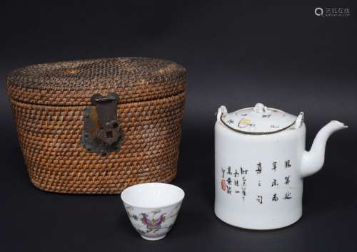 民国 景德镇制寿星瓷茶壶·瓷杯 2点 附民国原装竹笼