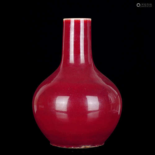 清中期 祭红天球瓶