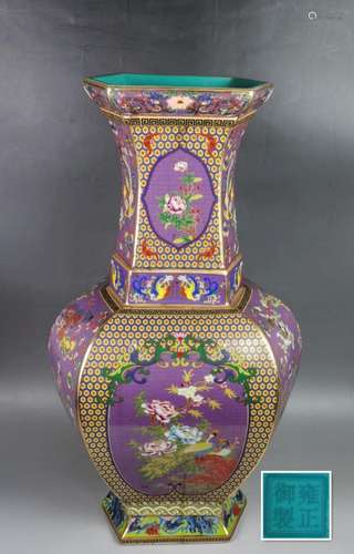 LARGE CHINESE GILT FAMILLE ROSE PORCELAIN VASE