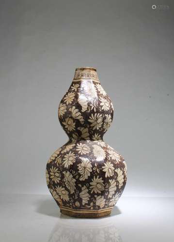 A Cizhou Double Gourd Vase