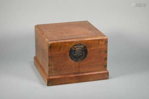 A fragrant rosewood box
