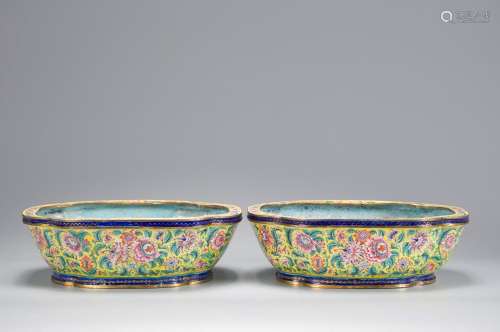 A pair of flower patterned cloisonne basins
