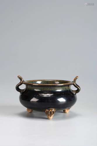 A black glazed porcelain censer