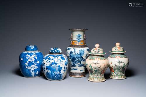 Five Chinese blue, white and famille verte vases, 19/20th C.