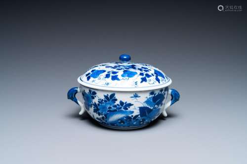 A Chinese blue and white porringer bowl and cover, Kangxi