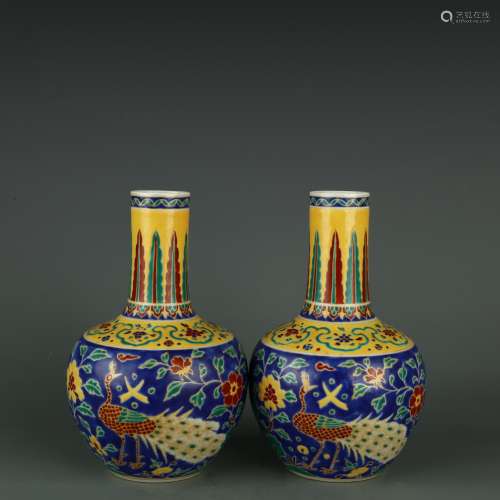 Chenghua Period of Chinese Ming Dynasty Colorful Peacock Vas...
