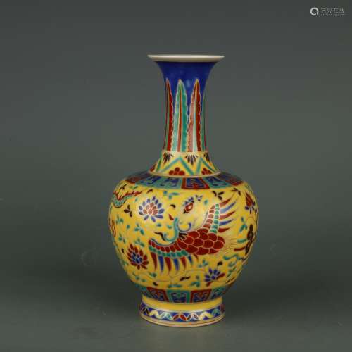 Chenghua Period of Chinese Ming Dynasty A Yellow Colorful Dr...
