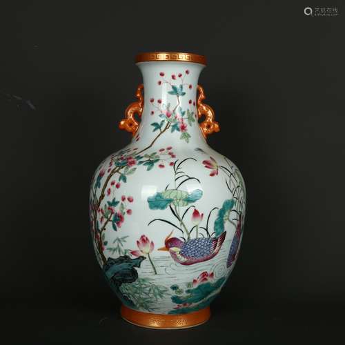 Qianlong Period of Chinese Qing Dynasty  Famille Rose Madari...