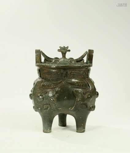 Ａ　Bronze Ware Beast face Pattern Burner with Lip