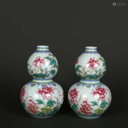 Yongzheng Period of Chinese Qing Dynasty  Famille Rose Flowe...