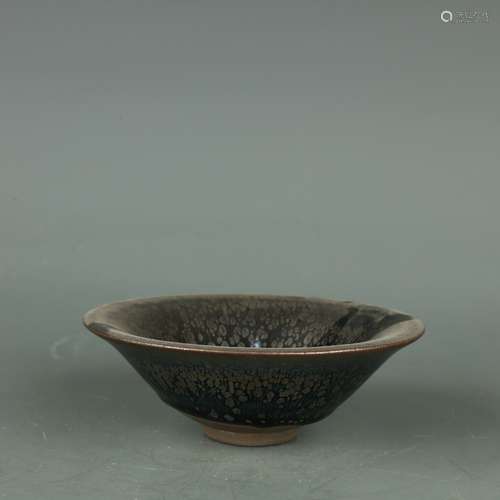 Chinese Song Dynasty Snow Pattern Cup