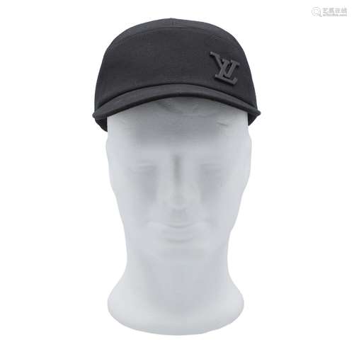 LOUIS VUITTON Cap "AEROGRAM", NP.: 540,-€.