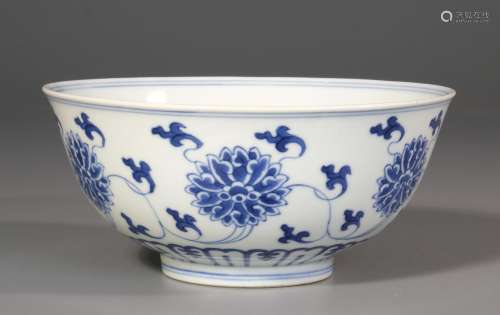 CHINESE POCELAIN BLUE AND WHITE FLOWER BOWL DAOGUANG OF QING...