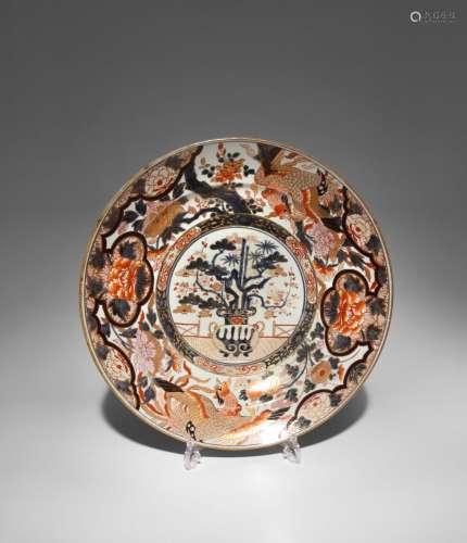 A LARGE JAPANESE IMARI CHARGER