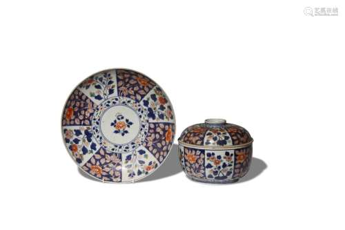 A JAPANESE IMARI TUREEN, COVER AND LARGE EN-SUITE DISH