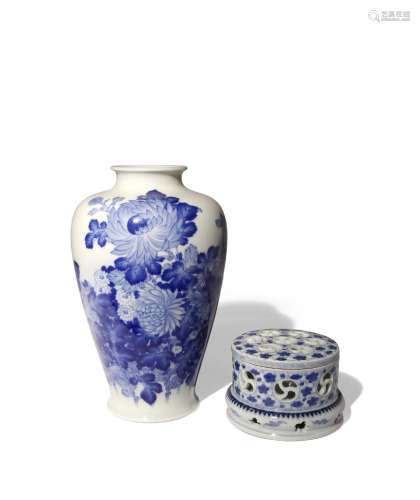 TWO JAPANESE BLUE AND WHITE PORCELAIN PIECES