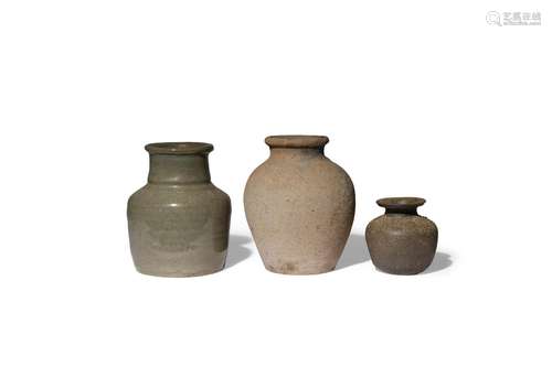 THREE JAPANESE STONEWARE VESSELS