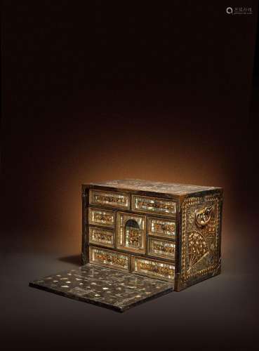 AN EARLY JAPANESE NAMBAN CABINET FOR THE EXPORT MARKET