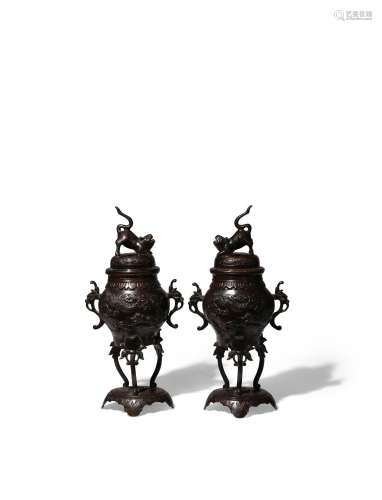 A PAIR OF JAPANESE BRONZE INCENSE BURNERS AND COVERS (KORO)