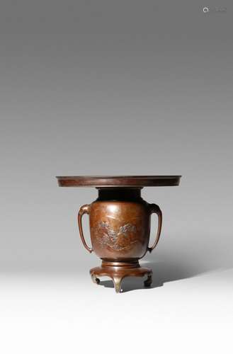 A JAPANESE BRONZE VASE (USUBATA)