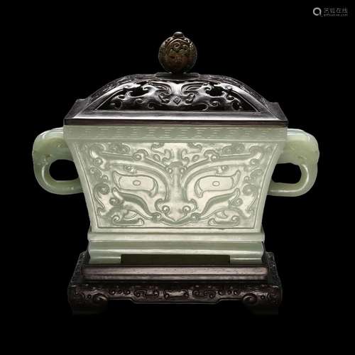 A WHITE JADE ARCHAISTIC INCENSE BURNER