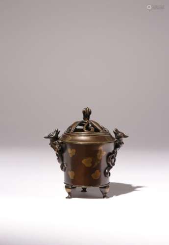 A CHINESE GOLD-SPLASHED INCENSE BURNER AND COVER