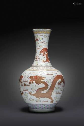 A MASSIVE CHINESE FAMILLE ROSE 'DRAGON' VASE