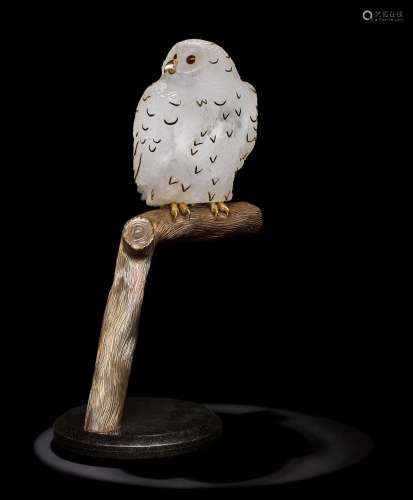 Large Snowy Owl on Branch by Luis Alberto Quispe Aparicio