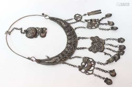 Chinese Silver Hanging Necklace w Ornament