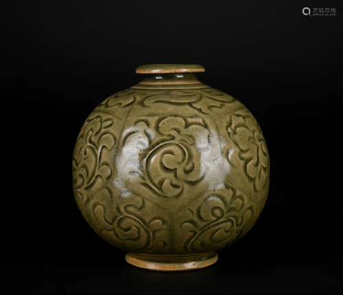 A Yaozhou kiln jar