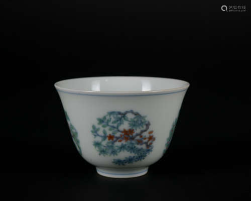 A Dou cai 'floral and birds' bowl