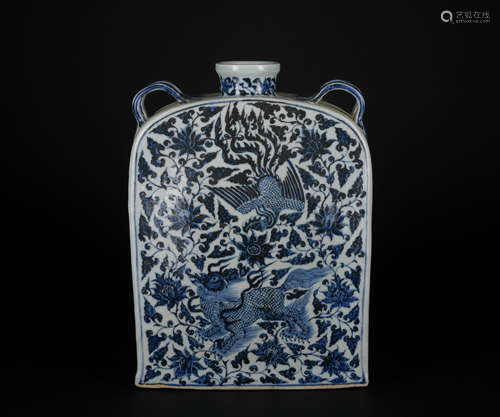 A blue and white 'phoenix and Kirin' vase