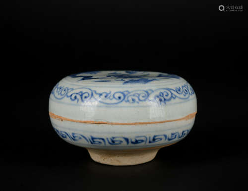 A blue and white 'figure' box