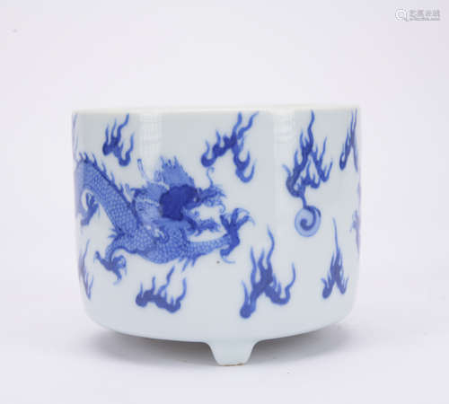 A blue and white 'dragon' censer