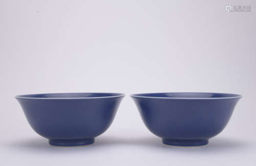 A pair of blue glazed bowl