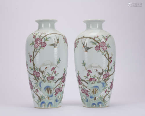 A pair of famille-rose 'floral' vase