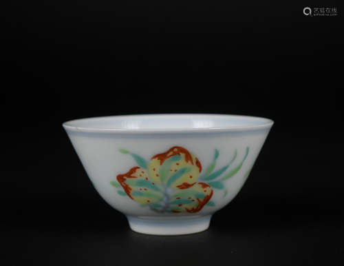 A Dou cai 'floral' cup