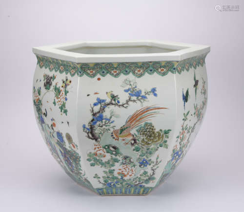 A Wu cai 'floral and birds' jar