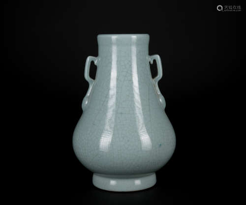 A Ru ware glazed vase with two ears