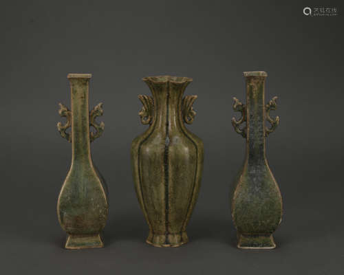 A set of celadon-glazed porcelain vase