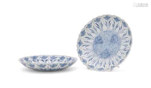 A pair of Chinese blue and white lobed dishes