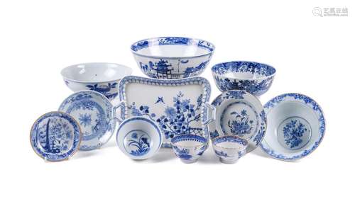 A group of Chinese blue and white bowls and dishes