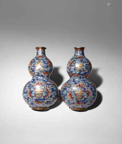 A PAIR OF CHINESE CLOISONNE ENAMEL DOUBLE GOURD WALL VASES