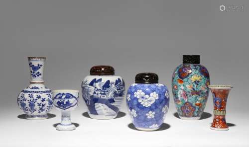 SIX CHINESE PORCELAIN ITEMS