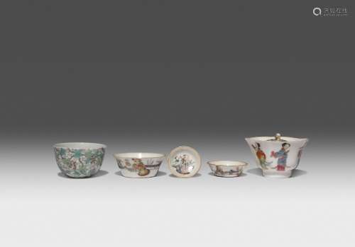 FIVE CHINESE FAMILLE ROSE PORCELAIN ITEMS