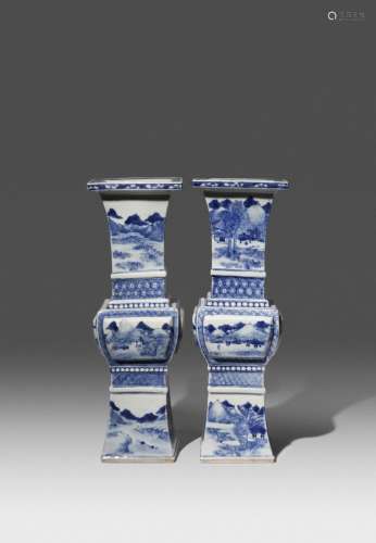 A PAIR OF CHINESE BLUE AND WHITE ARCHAISTIC VASES