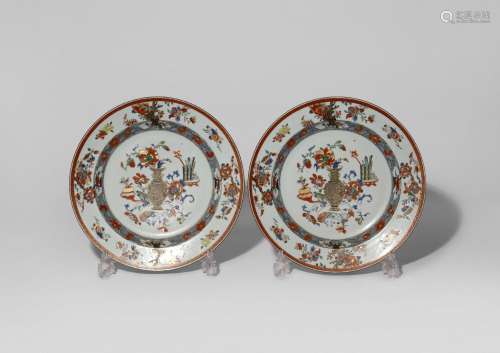 A PAIR OF LARGE CHINESE POLYCHROME PLATES