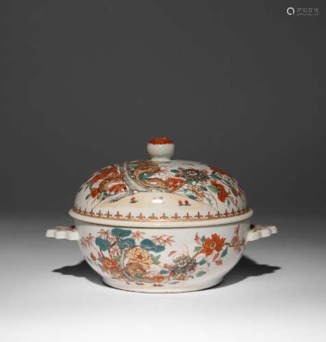 A SMALL CHINESE FAMILLE VERTE AND IMARI TUREEN AND COVER