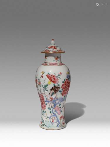 A CHINESE FAMILLE ROSE 'COCKEREL' VASE AND COVER