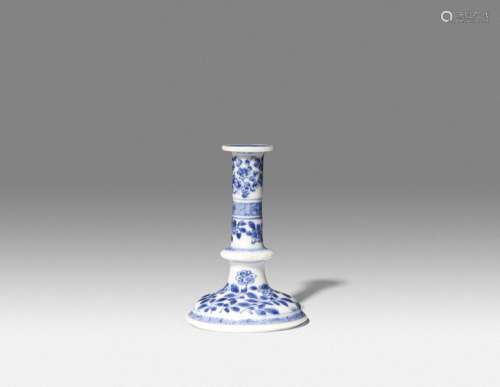 A CHINESE BLUE AND WHITE MINIATURE CANDLESTICK